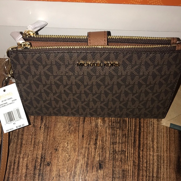 SOLD ON Ⓜ️ - Picture 1 of 6